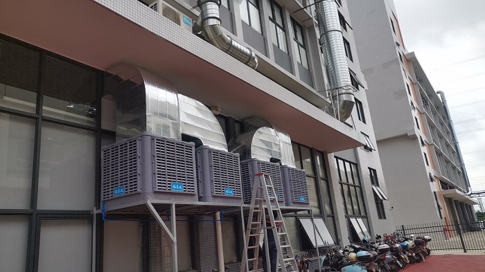 塑膠玩具廠(chǎng)車(chē)間降…