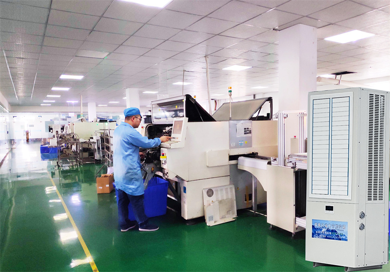 生產(chǎn)皮包車間降溫方法